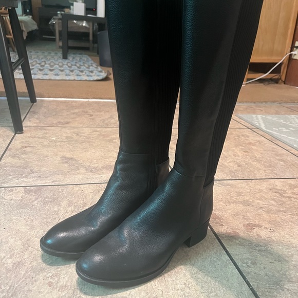 Women Boots - Picture 5 of 6